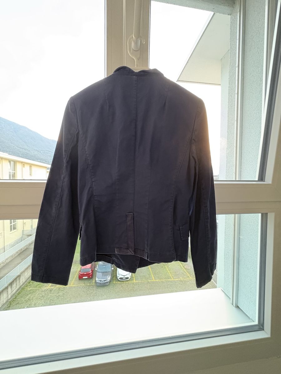 Armani Giacche: Blazer Armani Jeans colore blu scuro – Usato da Giubiasco venduto da mol_f9mf 1