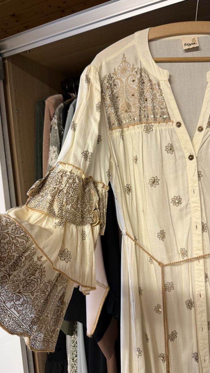 Vestiti: Boho-Maxikleid / Kaftan in Creme mit goldfarb. Muster grM  – Nuovo (secondo la descrizione) da Haslen GL venduto da rana04 2