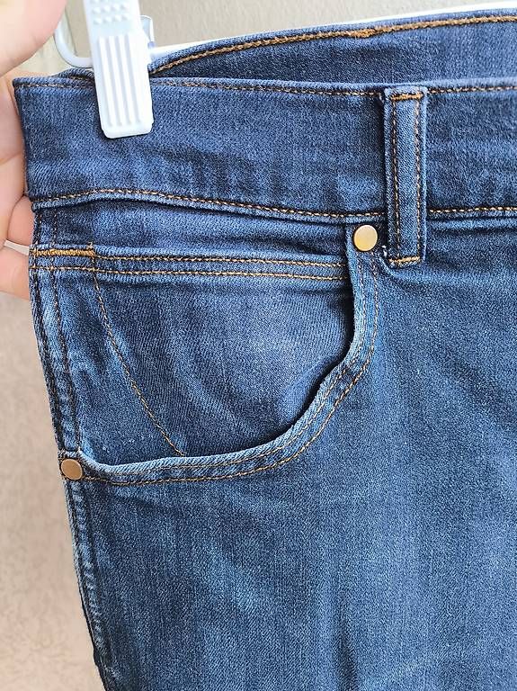 Jeans: Wrangler Jeans Uni Blau bleu 31/34 slim  – Usato da Wädenswil venduto da Preppy 2