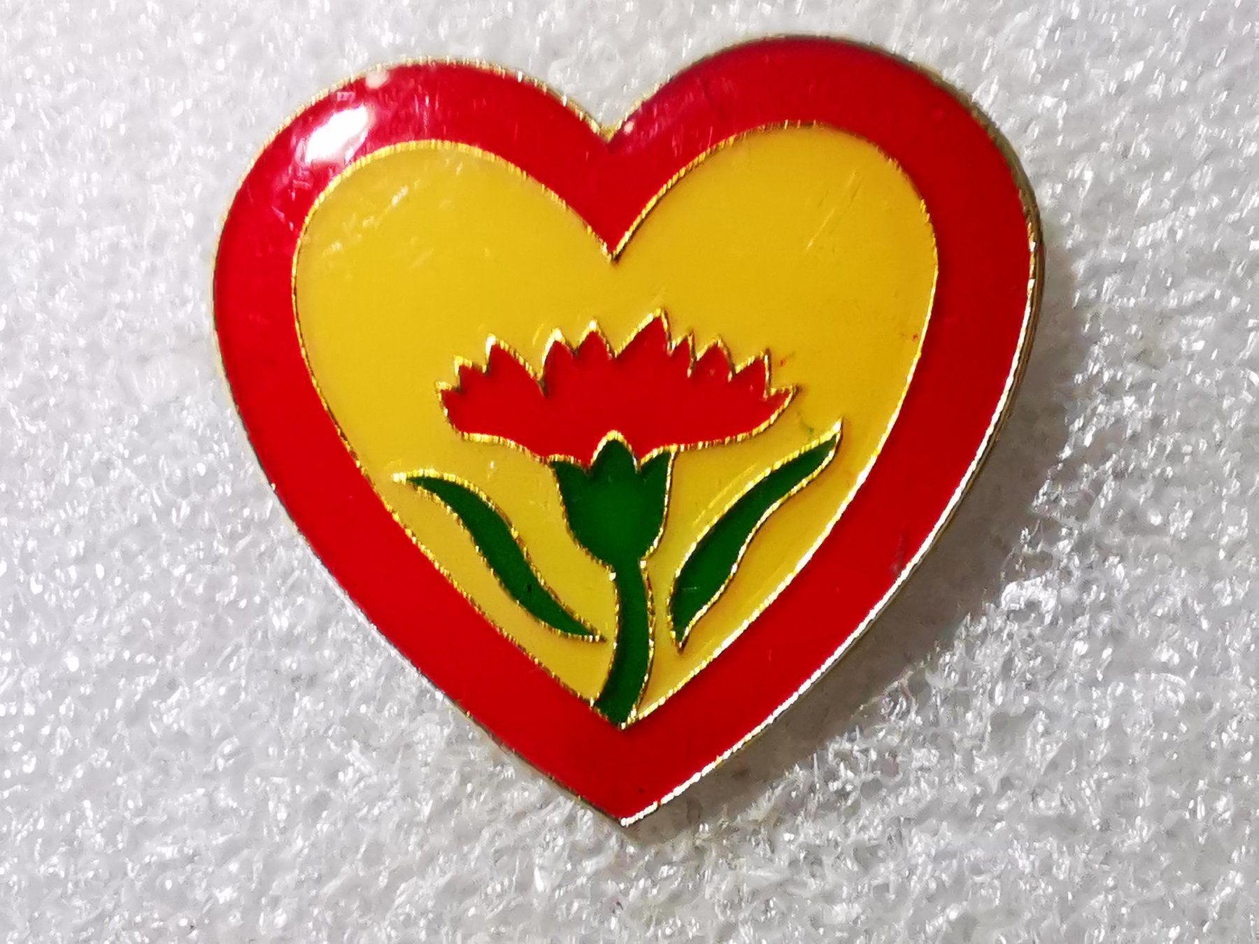 Placchette & Badge: Ansteckpin 38: Herz & Blume – Usato da Oppligen venduto da Pin-Fall-Shop