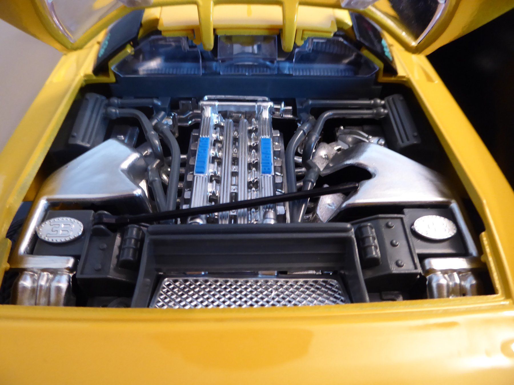 Bugatti Modellini d'auto: Bugatti EB 110 1991 1:18 – Nuovo (secondo la descrizione) da Hettlingen venduto da Zambole 3