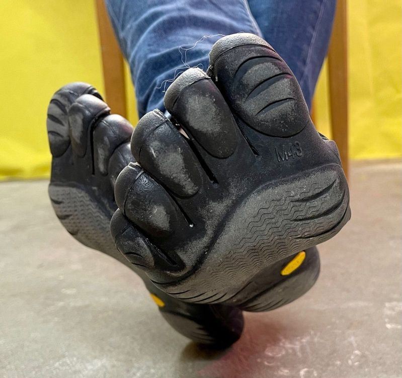 Vibram five hot sale fingers 43