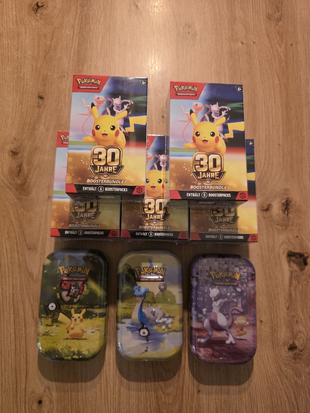 Pokémon Carte collezionabili: Pokemon 30th, 5 Boosterbundle plus 3 Tins DE – Nuovo e nell'imballaggio originale da Lausen venduto da Loran13 1