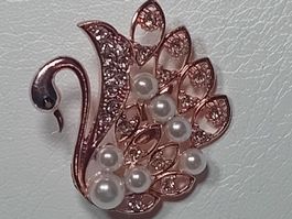 modeschmuck,brosche,,mit kristall
