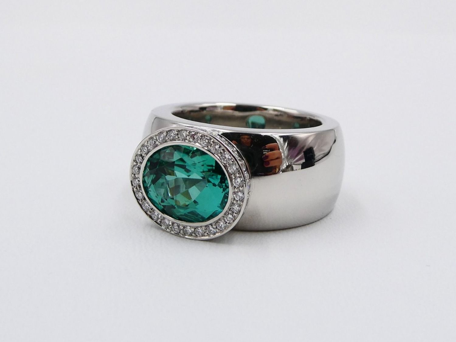 Ringe: JOCHEN POHL TURMALIN RING IN PLATIN MIT DIAMANTEN – Gebraucht aus Luzern von EdiGem