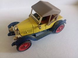 Dinky Toys Morris Oxford