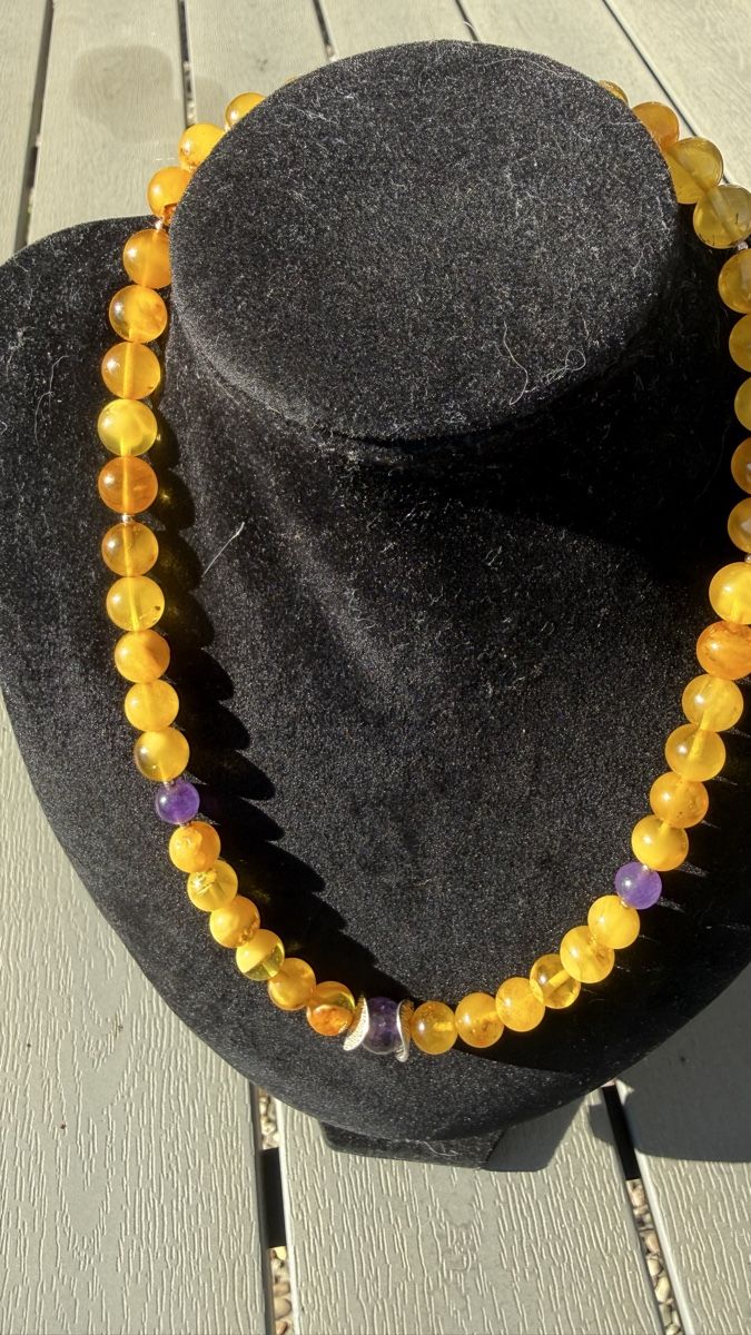 Catenine: Helle Bernsteinkette mit Amethysten, plus Armband – Nuovo e nell'imballaggio originale da Ebikon venduto da Leonidas2 1