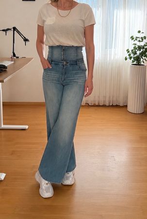 CHANEL High Waist Wide Leg Jeans Gr. 38