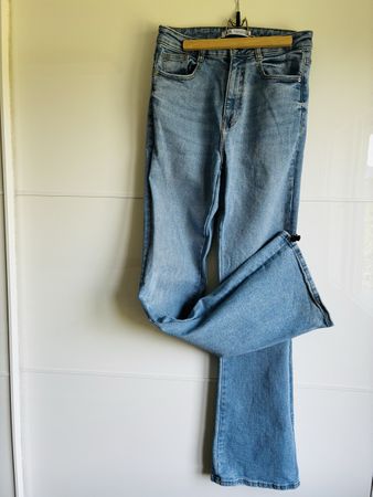 Zara Schlaghose Jeans Gr. 27/36-38 hellblau neuwertig