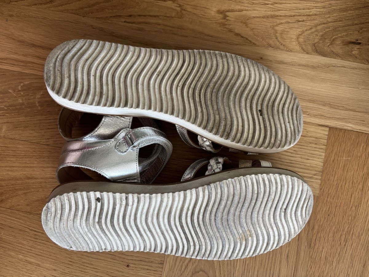 Scarpe per ragazze: Sandale von Varese, Grösse 34 – Usato da Wohlen AG venduto da Michi761 4