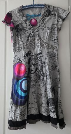 SOMMERKLEID VON DESIGUAL-GRÖSSE L (Versand möglich)