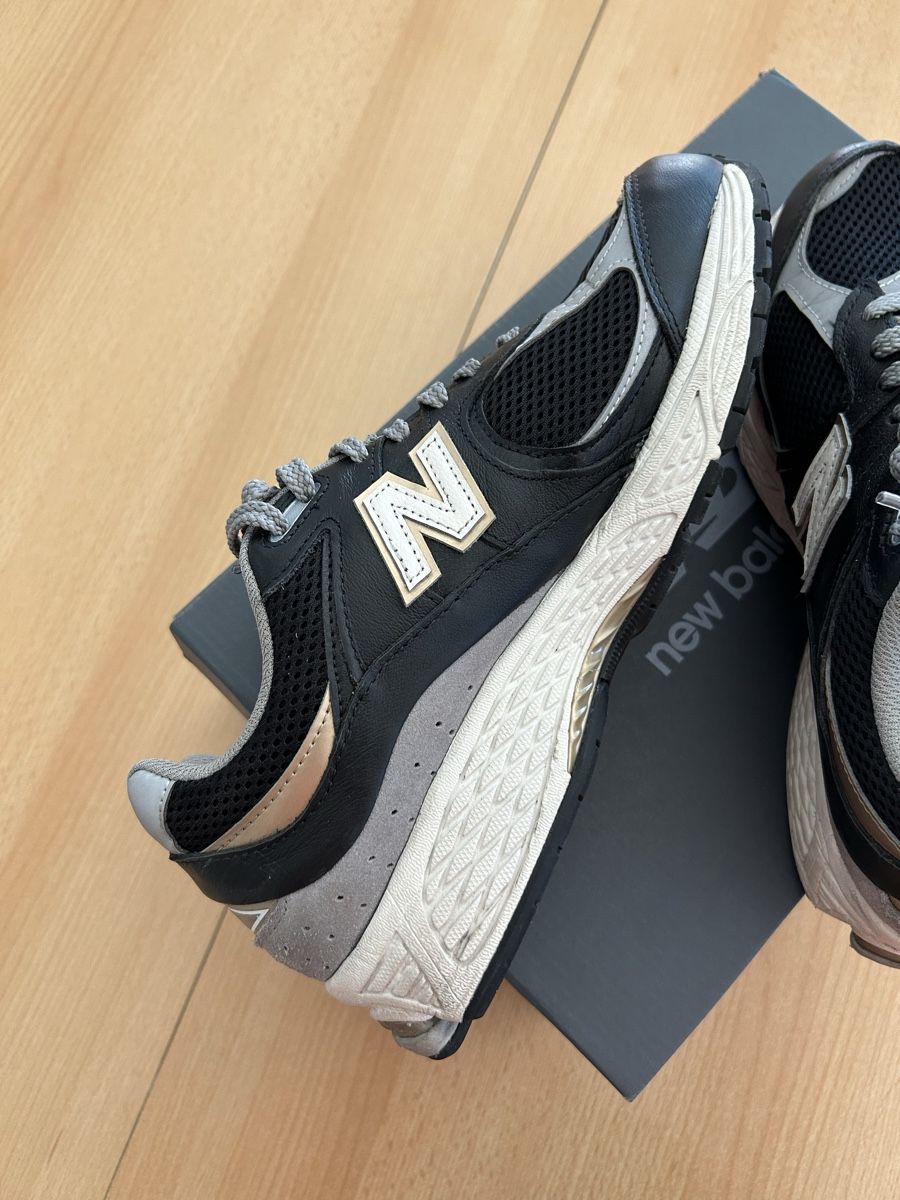 New Balance Scarpe da uomo: Baskets New Balance 2002R taille 42  – Nuovo (secondo la descrizione) da Vuisternens devant Romont venduto da cavalier84 1