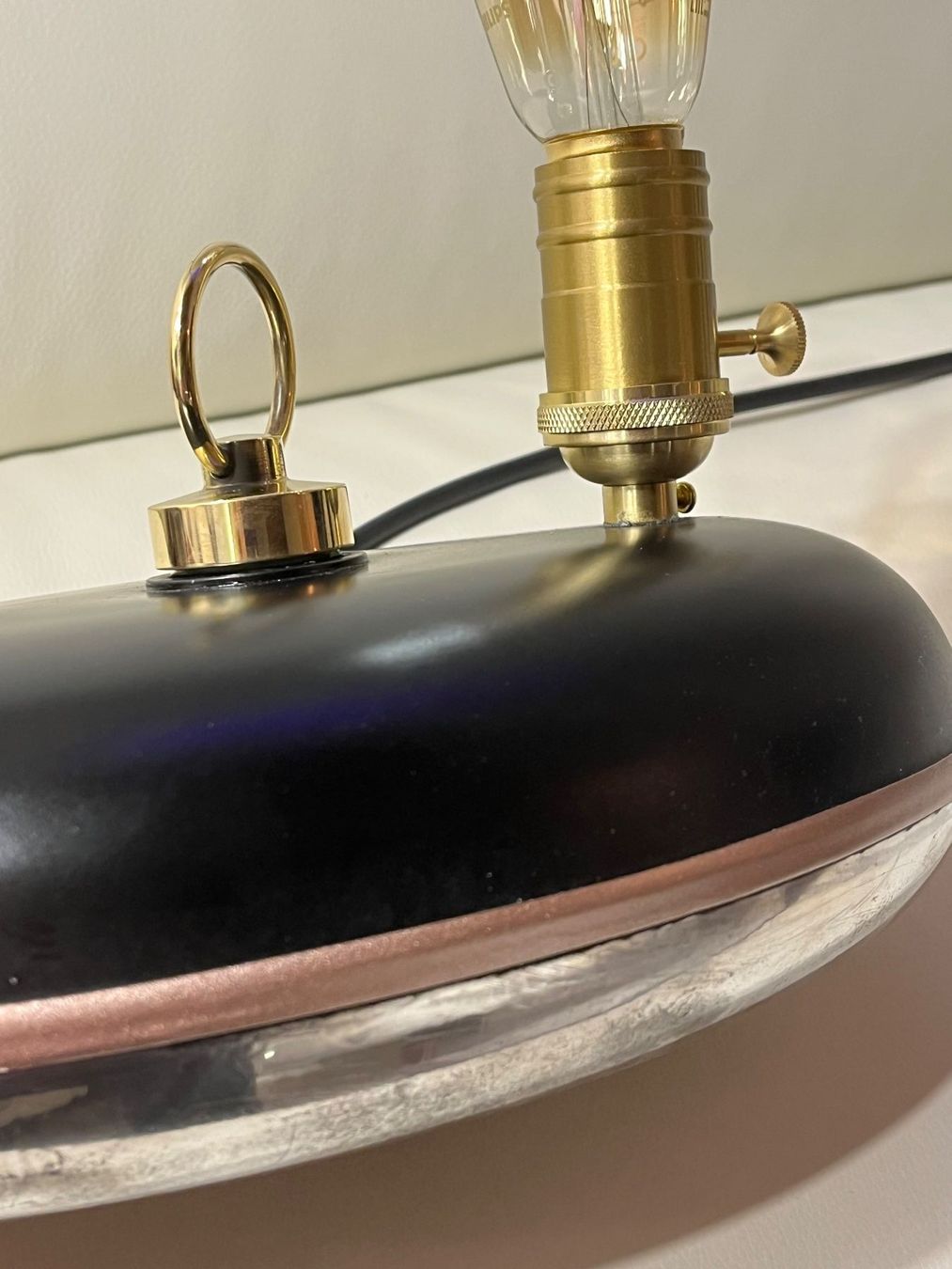 Lampade: Dekoleuchte aus antiker Wärmeflasche – Usato da Roggwil TG venduto da Jolivon63