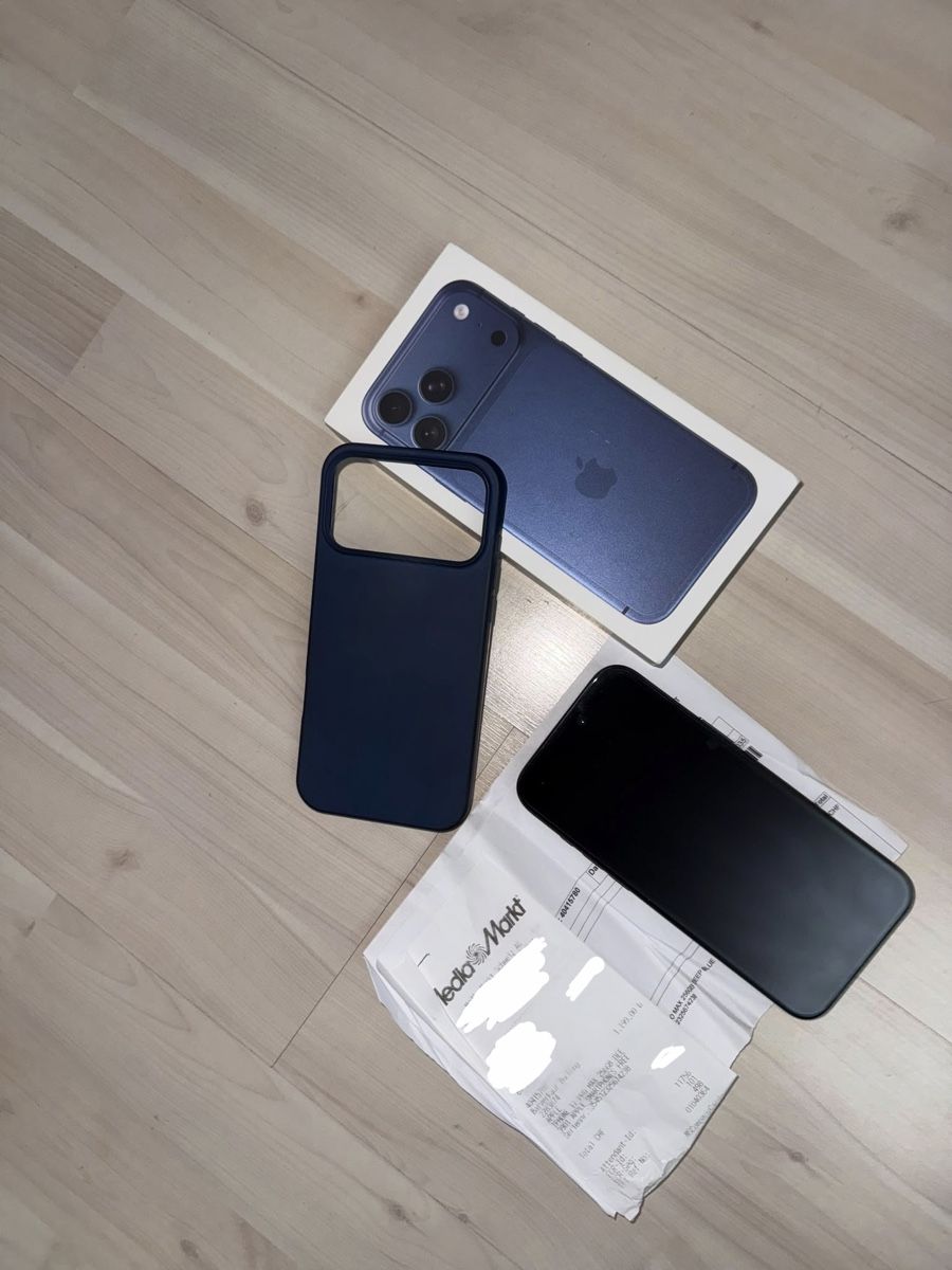 Apple Telefoni cellulari / Smartphones: Iphone 17 Pro Max – Nuovo (secondo la descrizione) da Basel venduto da atkr 1