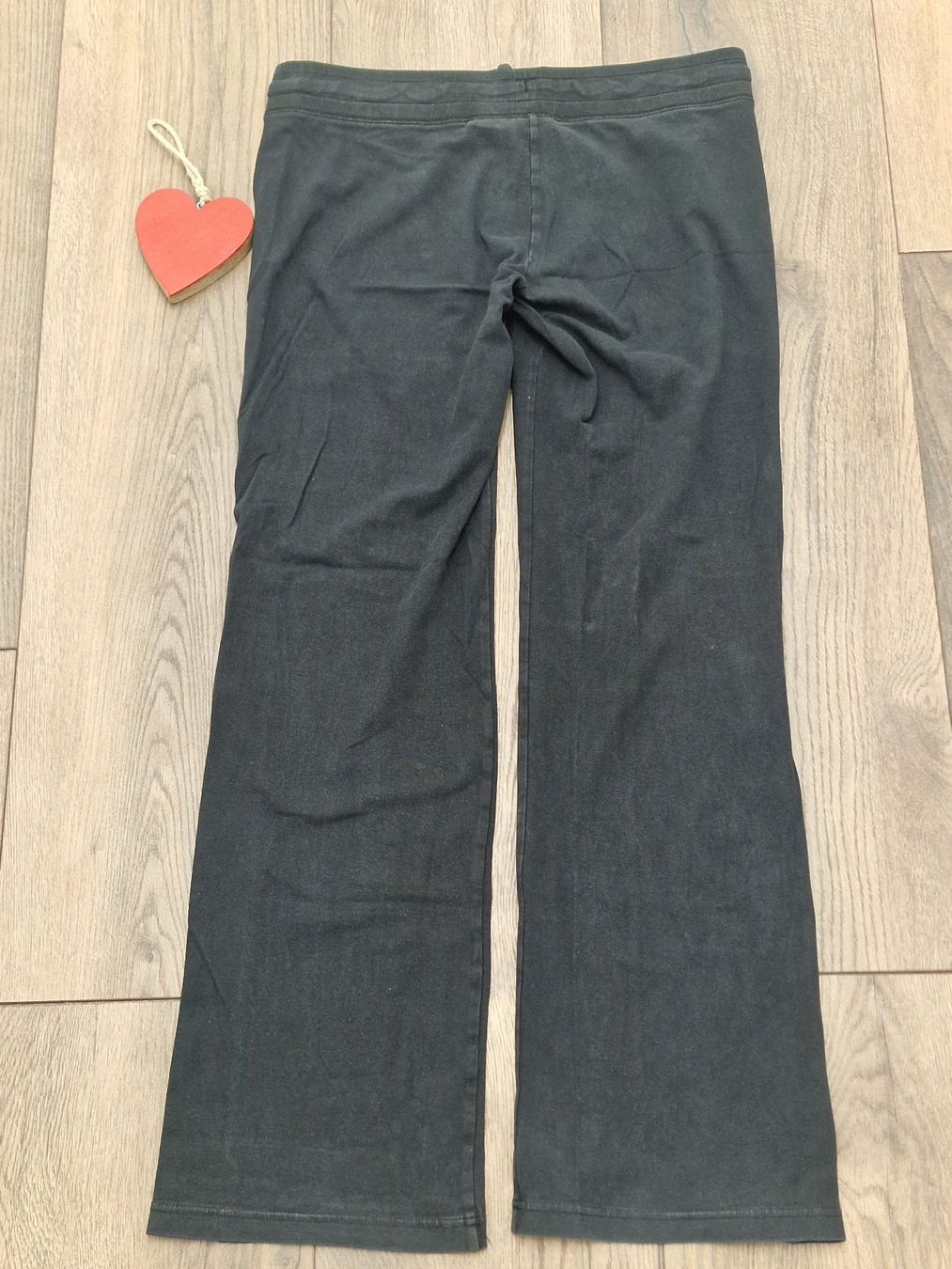 Nike Pantaloni: Nike Jogginghose schwarz Grösse M gebraucht – Usato da Meierskappel venduto da HeartWear 4