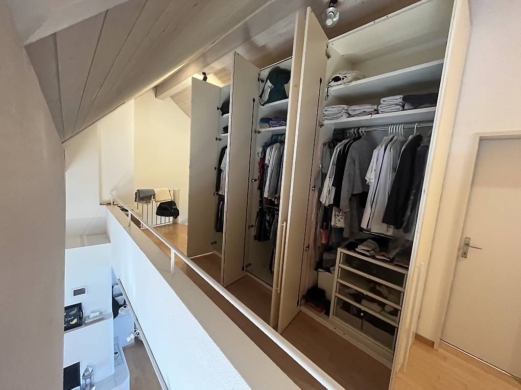 Armadi: Grosser Kleiderschrank – Usato da Embrach venduto da Camponovos 3
