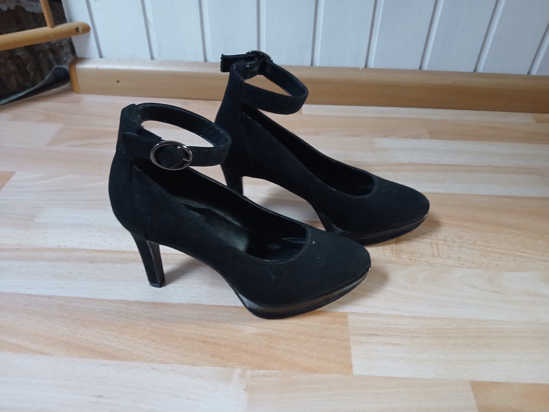 Scarpe da donna: High Heels – Nuovo (secondo la descrizione) da Bärschwil venduto da kik_c28v