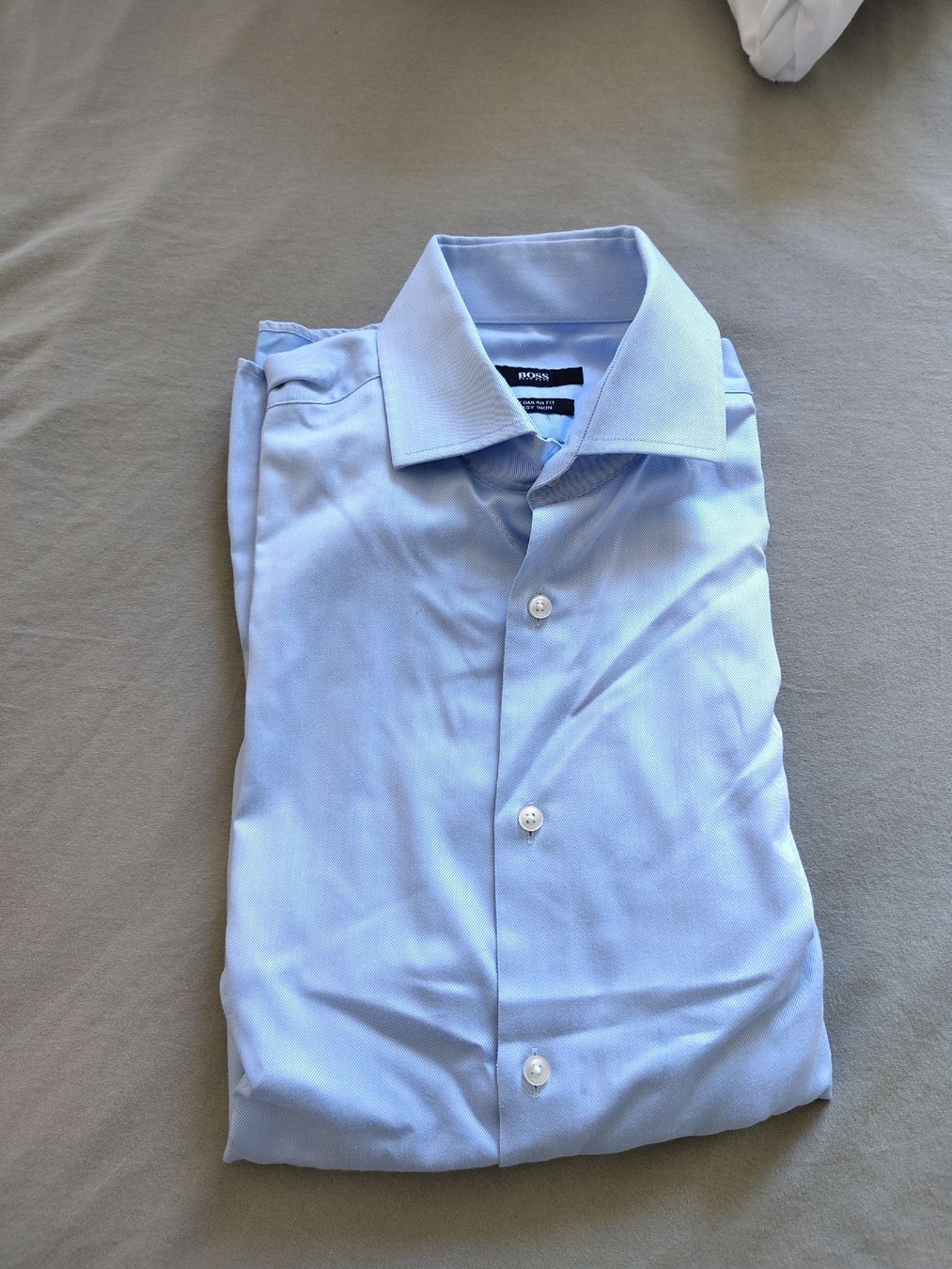 Hugo Boss Camicie: Hemd Boss Regular Fit Grösse 39 – Usato da Bern venduto da kt13