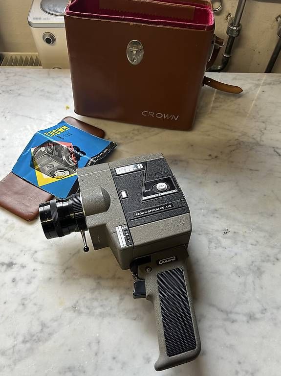 Videocamere: Antike CROWN 8mm Camera 8-E3B in Koffer – Usato da Uhwiesen venduto da Durschi71