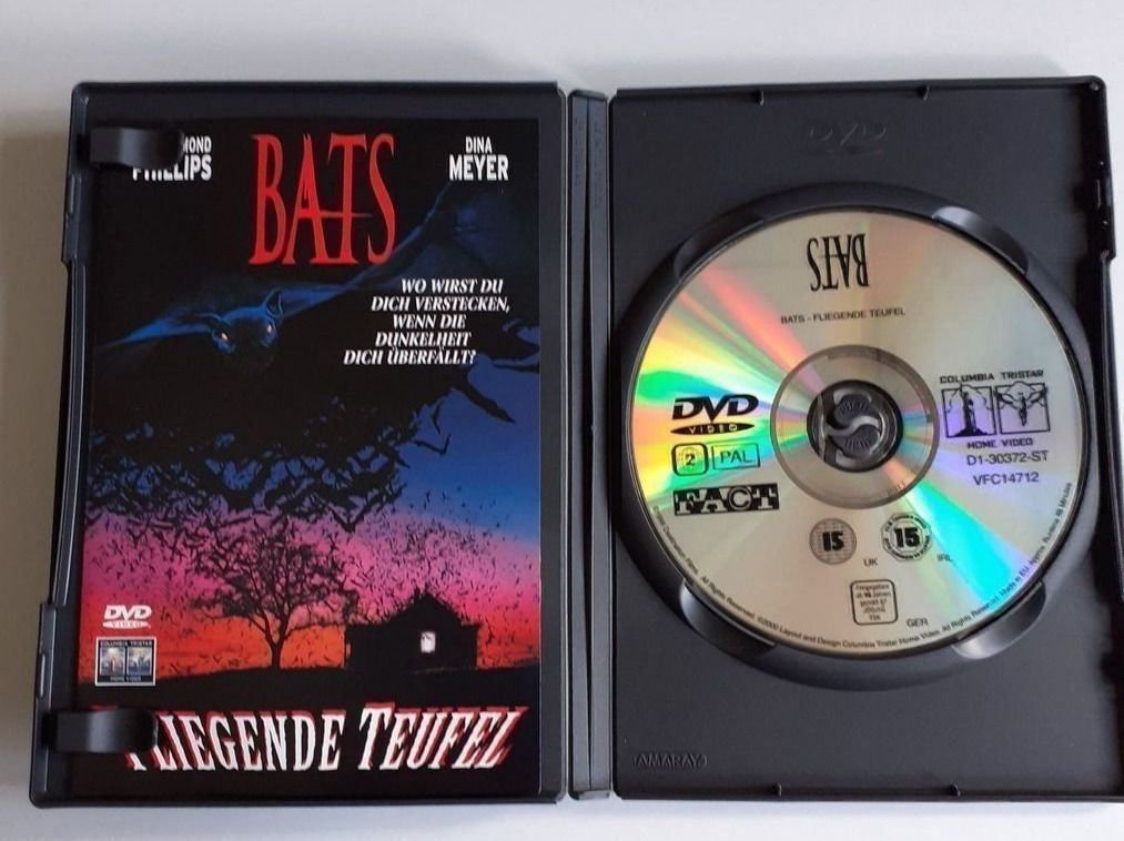 Alle DVDs: Bats - Fliegende Teufel                               ©'1999 – Gebraucht aus St. Gallen von elk2020 1
