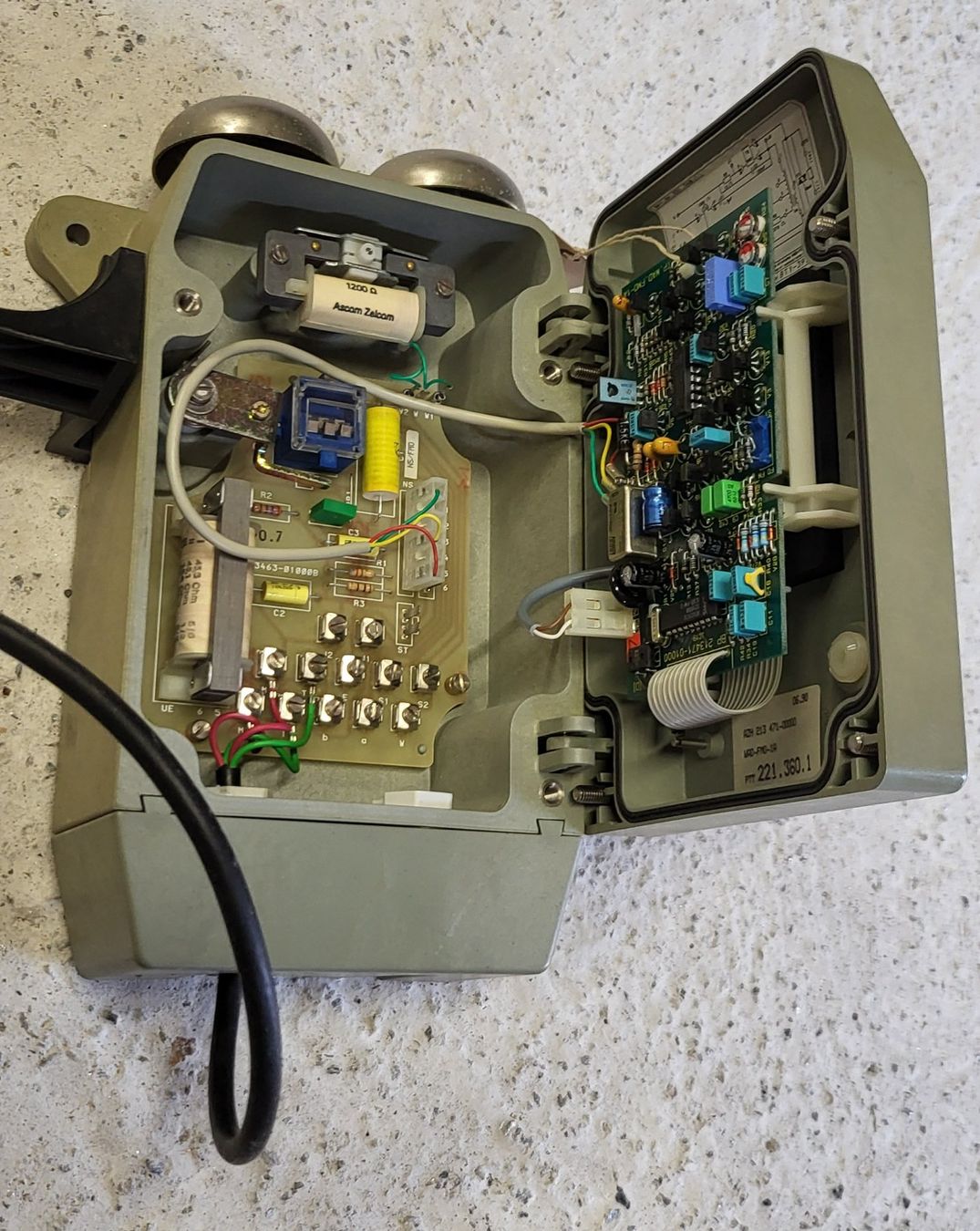 Telefoni: Telefono murale a tasti WAD 96 – Usato da Villa Bedretto venduto da Custa 1