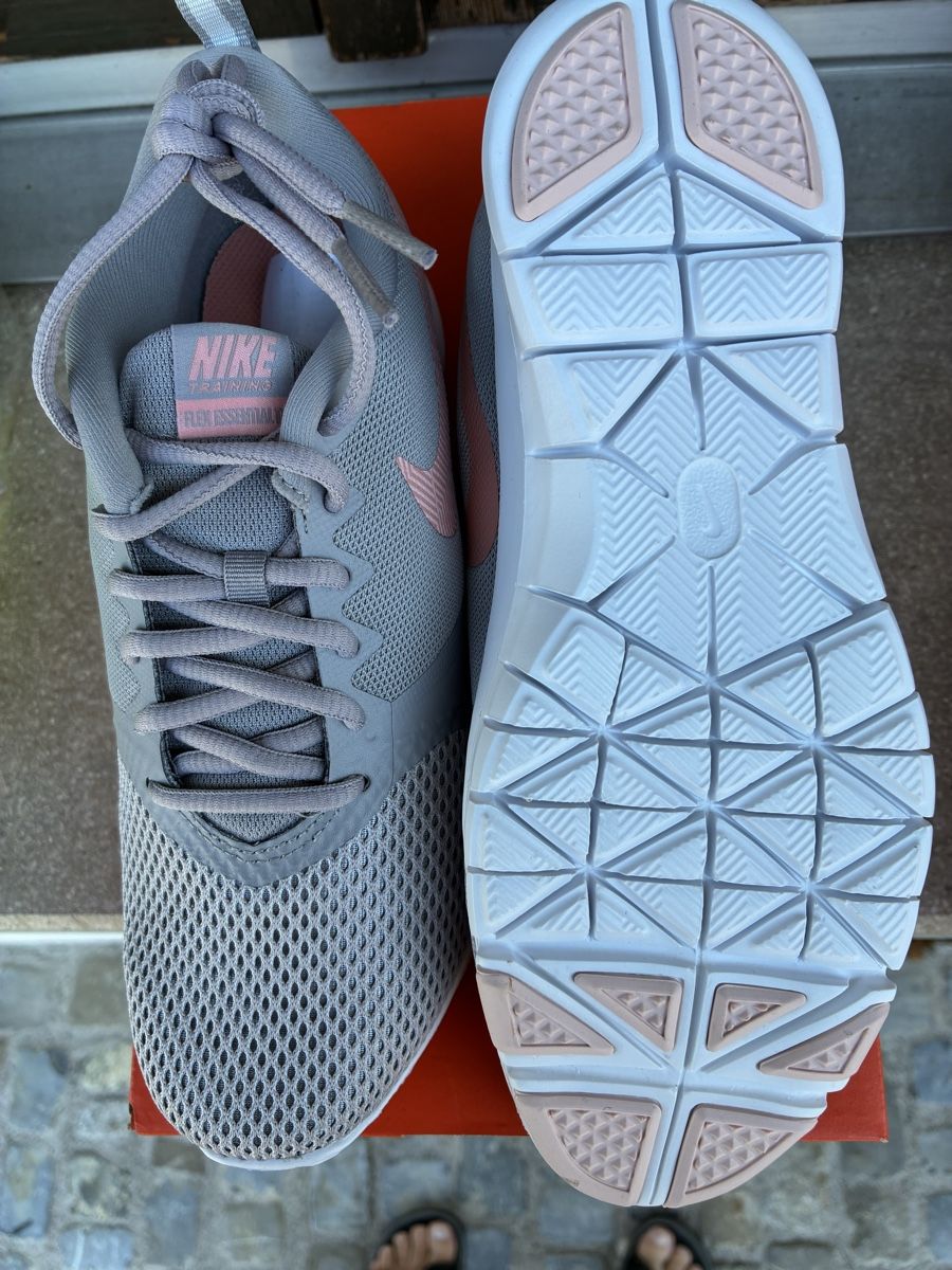 Nike Scarpe da donna: Nike Damen Flex Essential TR Grösse 38.5 neu – Nuovo e nell'imballaggio originale da Zürich venduto da Msirco 1