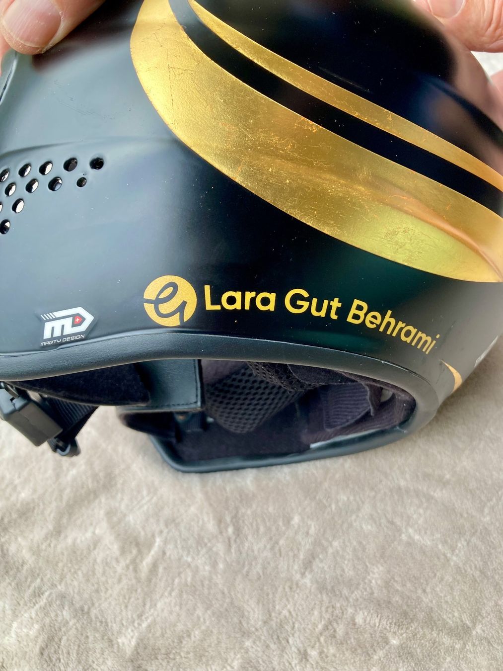 Caschi: Casco originale di Lara Gut-Behrami – Usato da Torricella venduto da non_t6pd