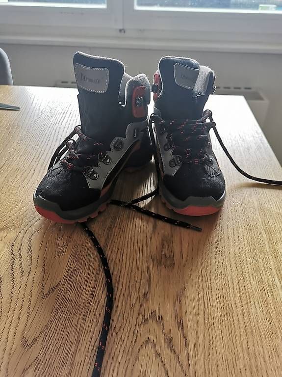 Chaussures garçon: Chaussure randonnée enfant taille 30  – D'occasion à Prilly par Tidusa 1