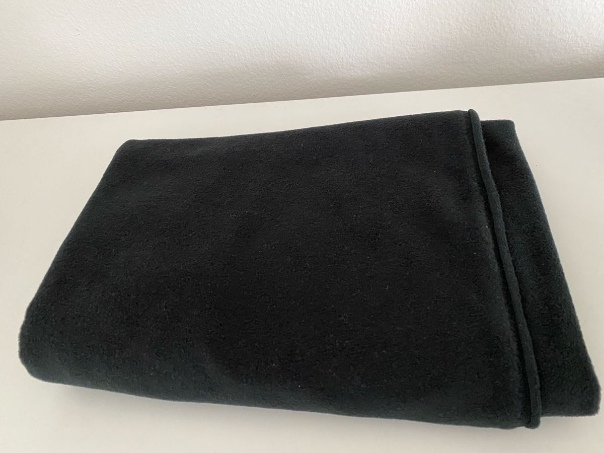Tessuti: Fleece Stoff schwarz 85x155cm – Nuovo (secondo la descrizione) da Flawil venduto da sonnengeist