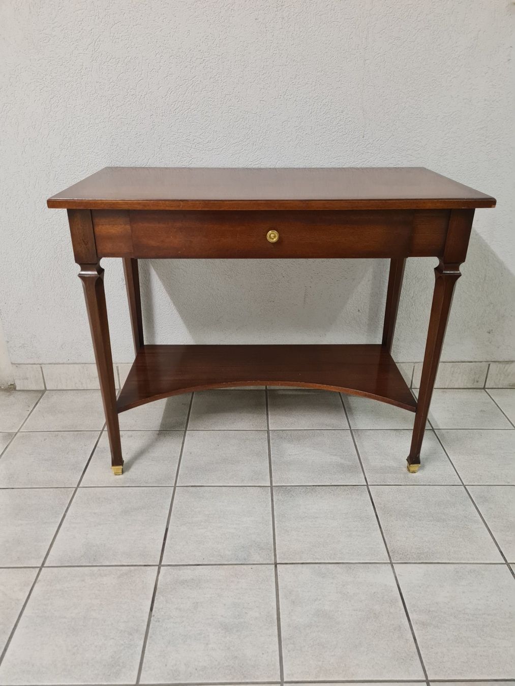 Schreibtische: Bureau petit – Gebraucht aus Monthey von 187-zeroo 4