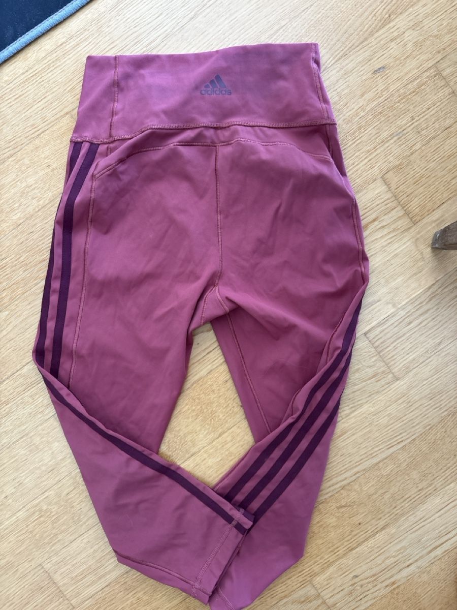 Adidas Leggings: Adidas Leggings 3/4 – D'occasion à Lumino par Red53 1