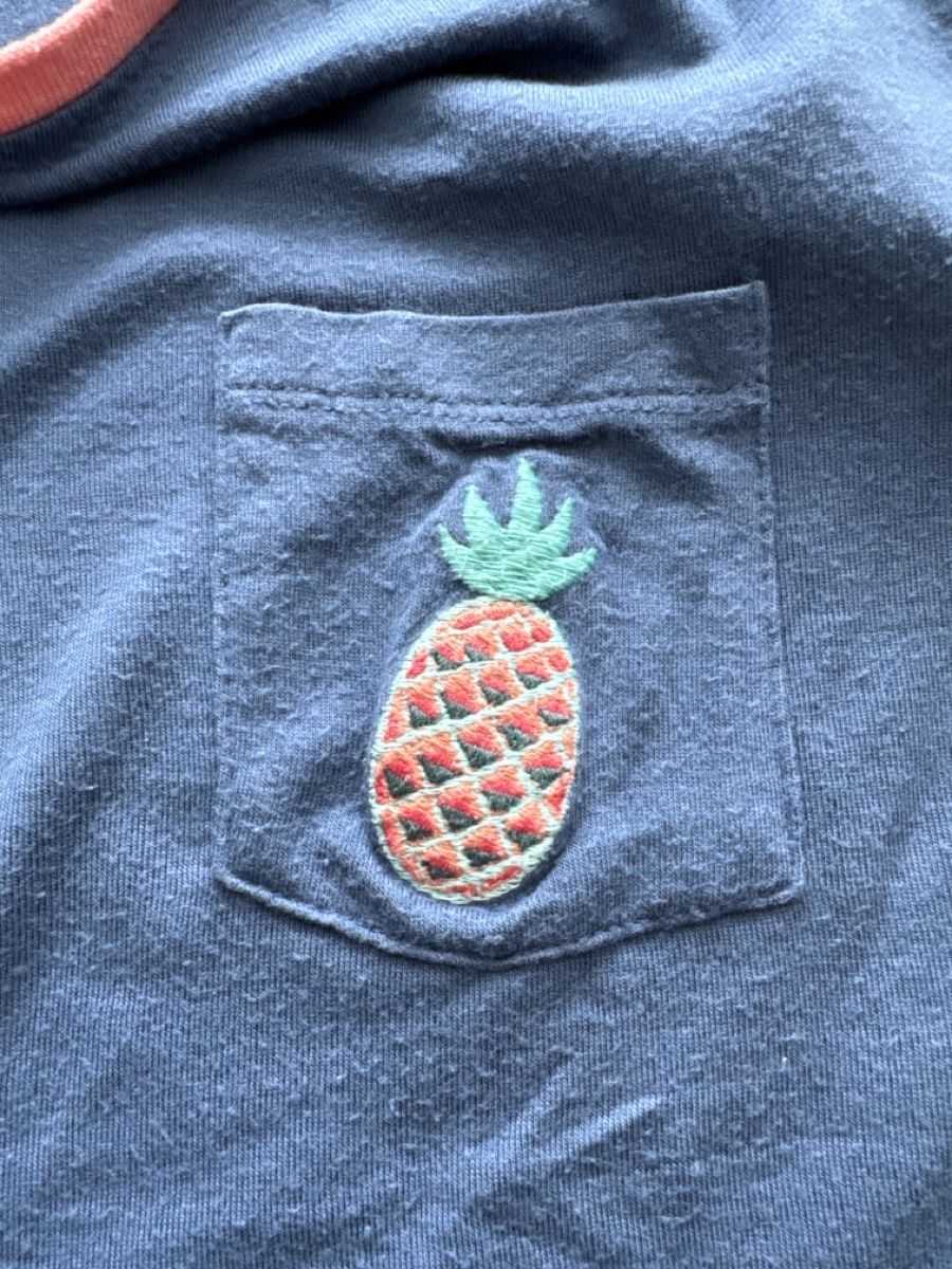 T-shirt: T-Shirt mit Ananas  – Usato da Riedholz venduto da emm_22qn 3