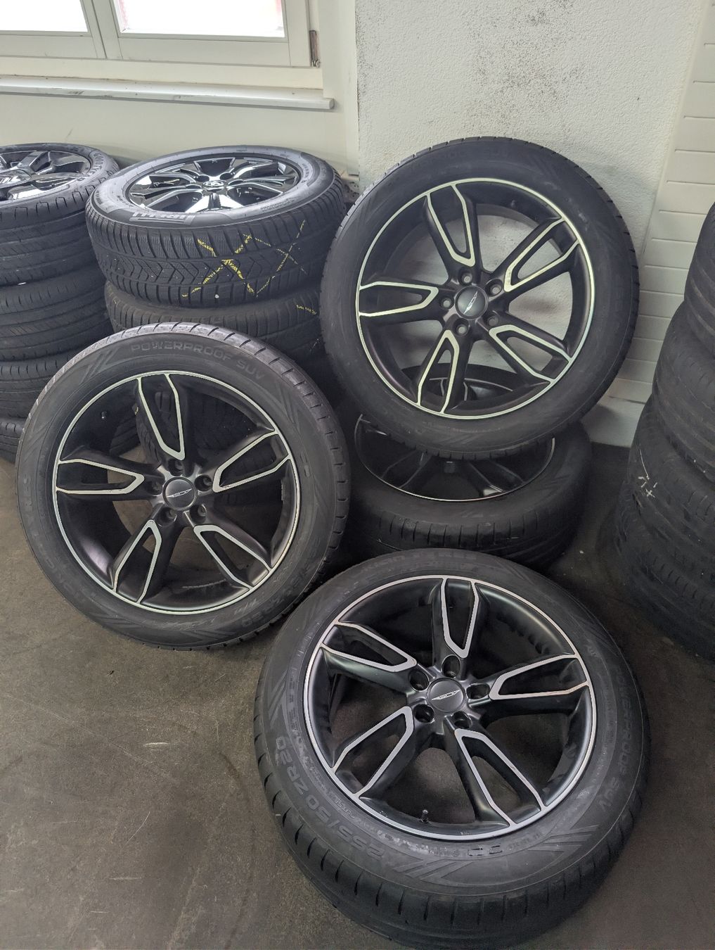 Cerchioni: Jeep Grand Cherokee Felgen – Nuovo e nell'imballaggio originale da Dürrenäsch venduto da Pneu-Idris