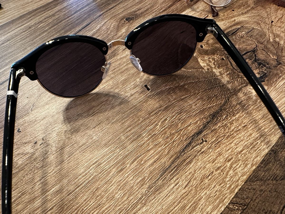 Occhiali & Lenti: Sonnenbrille Schwarz, Gold – Usato da Siebnen venduto da luana_cataleya 1