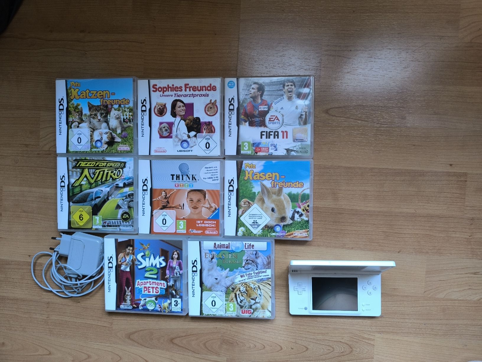 Nintendo Konsolen: Nintendo DSi mit Ladekabel + Spiele – Gebraucht aus Ascharina von nat_nj8k 3