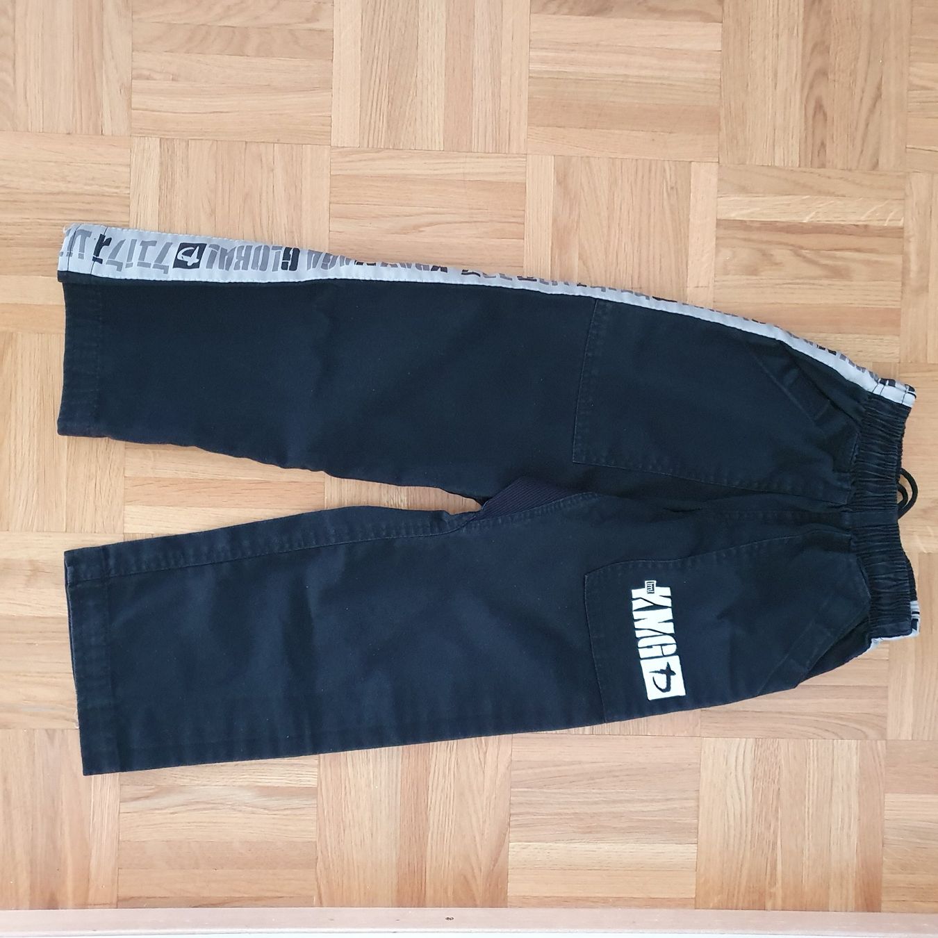 Pantaloni: Training d'entrainement noir enfant 6ans – Usato da Prilly venduto da RoDyRe