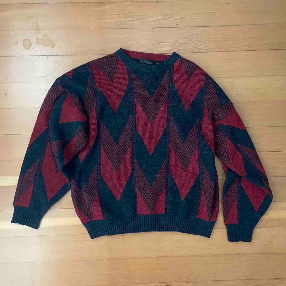 Pulls & Sweat-shirts: Winter Pullover rot schwarz gemustert – D'occasion à Niederrohrdorf par Lou_9hq6