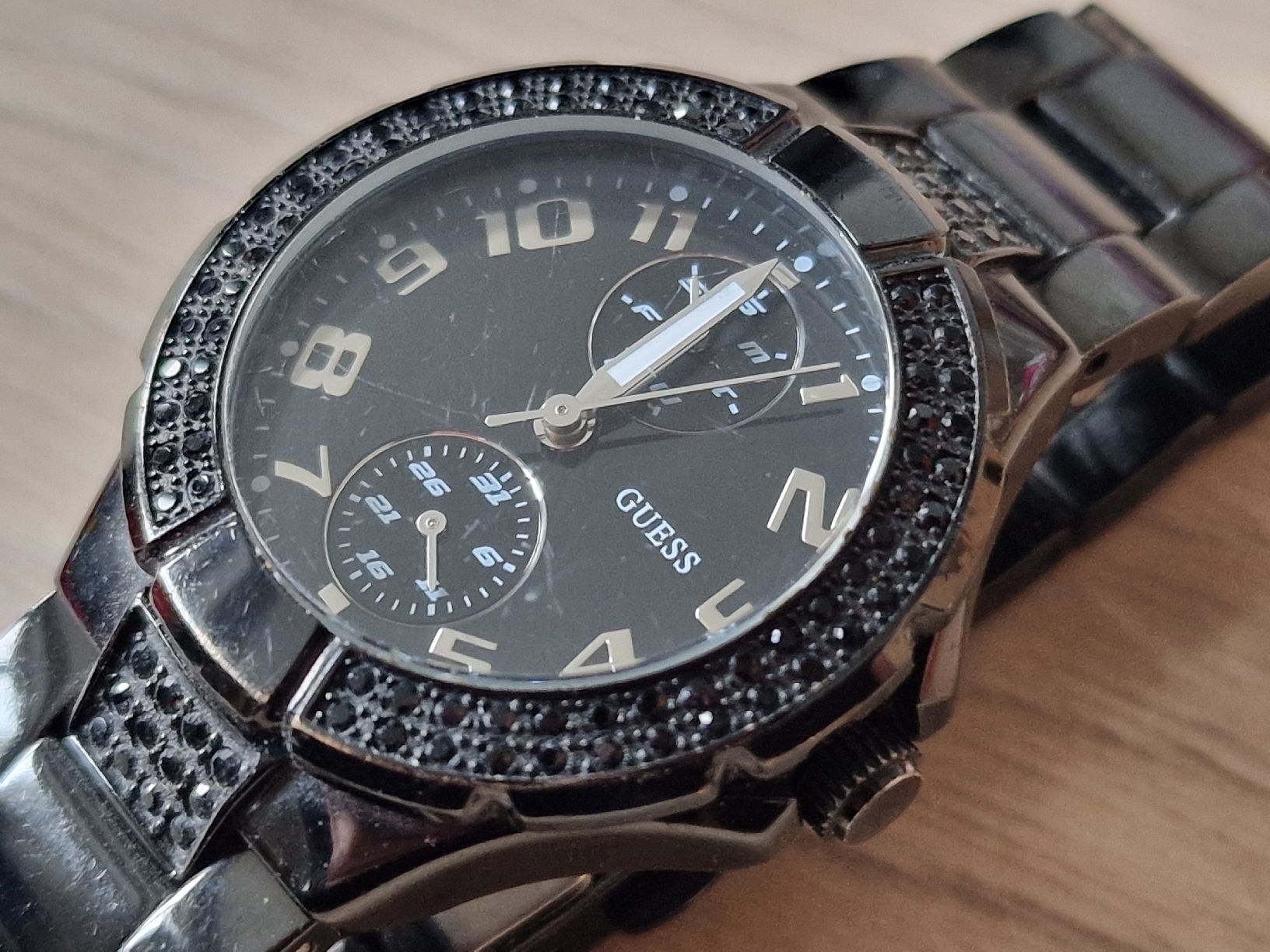 Guess Uhren: Original Guess Armbanduhr Schwarz – Gebraucht aus Wallisellen von Mina878 1