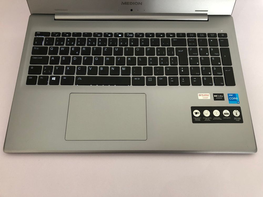 TOP: i5-1135G7, 16GB RAM, 1'500GB SSD, MX450, Akku 96% (Neu (gemäss