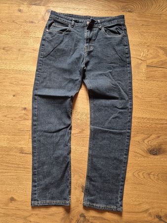 Dunkle Jeans (Gr. 32)
