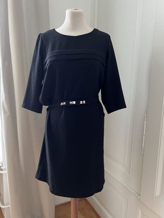 Elegantes Schwarzes Kleid Gr. 38 mit studs-Gürtel Opullence