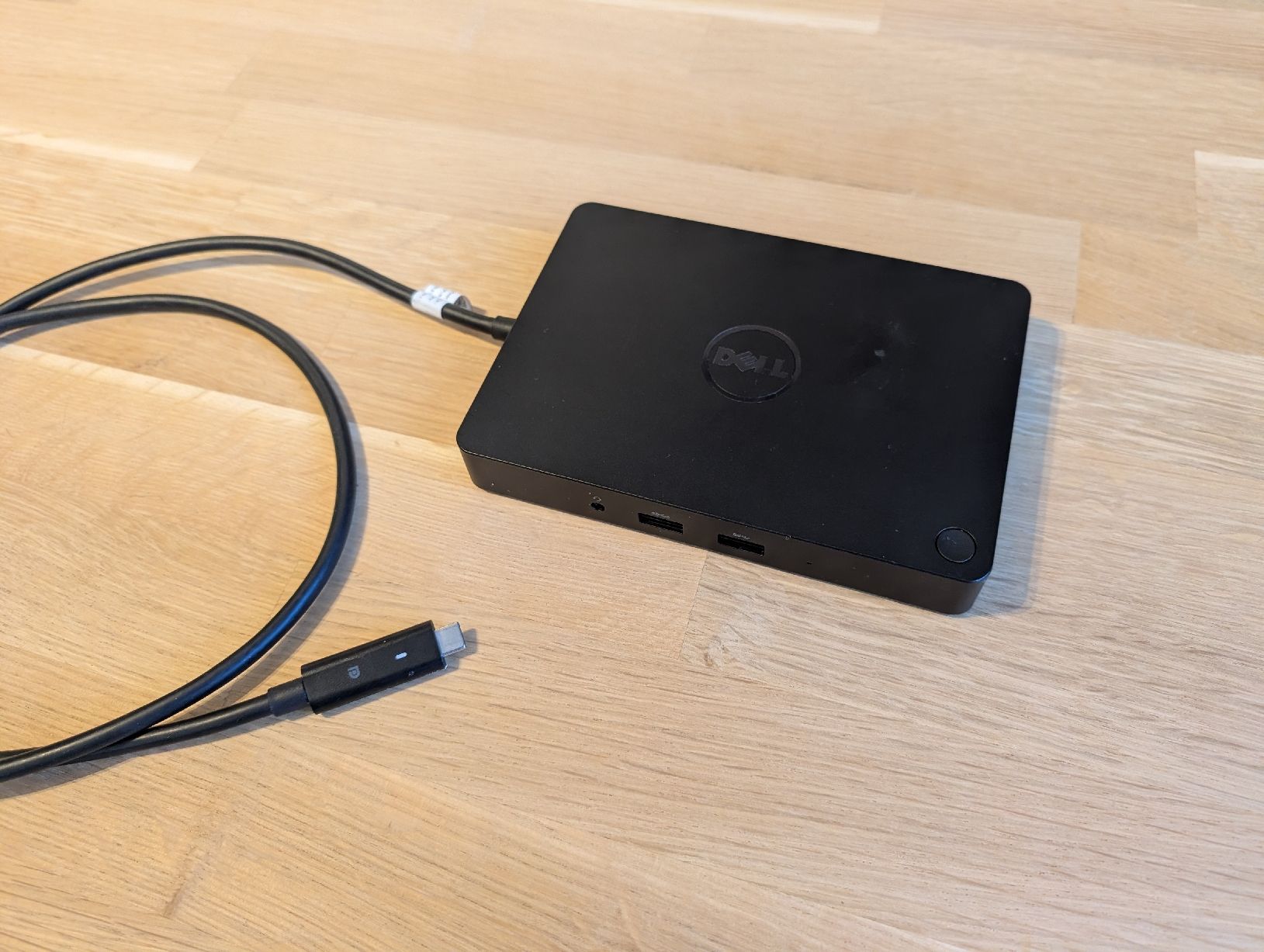 Dell Docking station: Dell WD15 Docking Station  mit USB C, neuwertig – Usato da Obfelden venduto da jergo 4