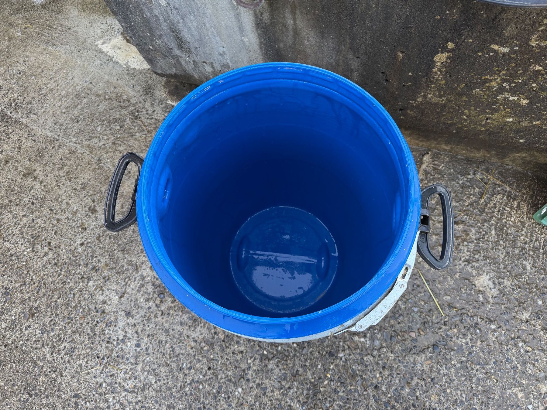 Accessori: Fass 60L für Tierfutter oder Lagerung, – Usato da Hirschthal venduto da Mulra 2