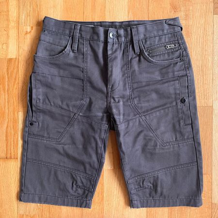 Kurze jeansähnliche Hose / Short CLOCKHOUSE Grau Gr. 30