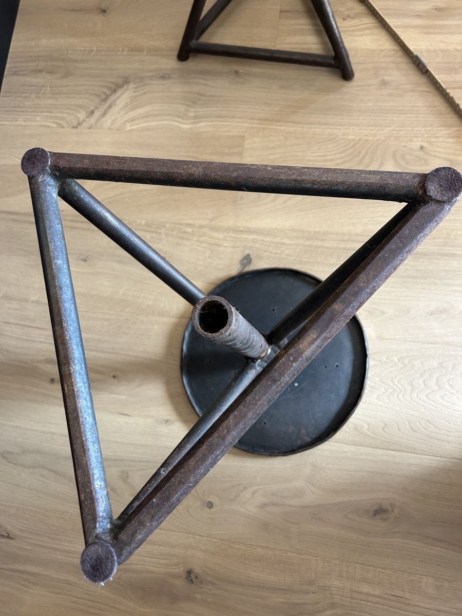 Hocker: Tabouret industriel usine Neuchatel vintage – Gebraucht aus St-Cergue von pinkgreen 4