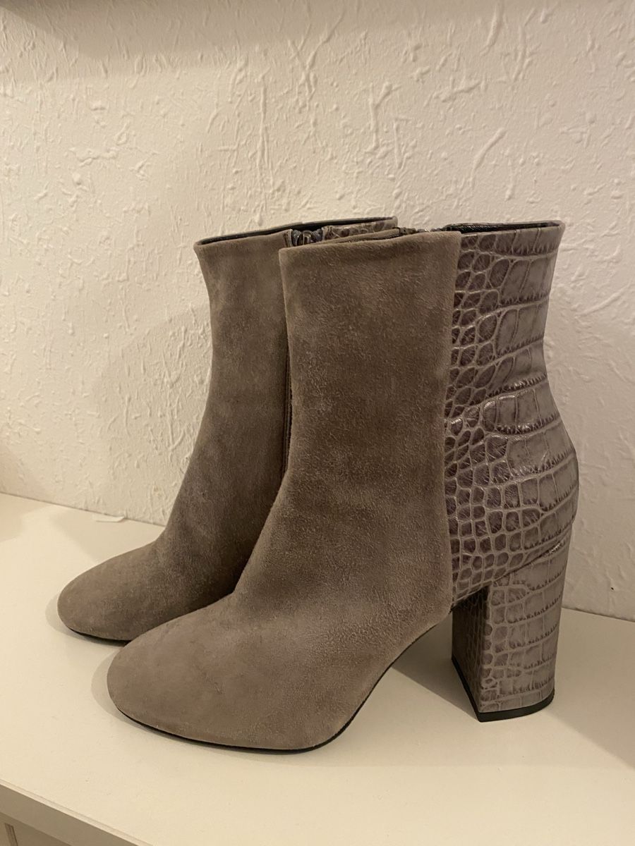 Navyboot Scarpe da donna: Navyboot Wildleder Stiefeletten in Grau Gr. 38 – Nuovo (secondo la descrizione) da Winterthur venduto da JasonHa