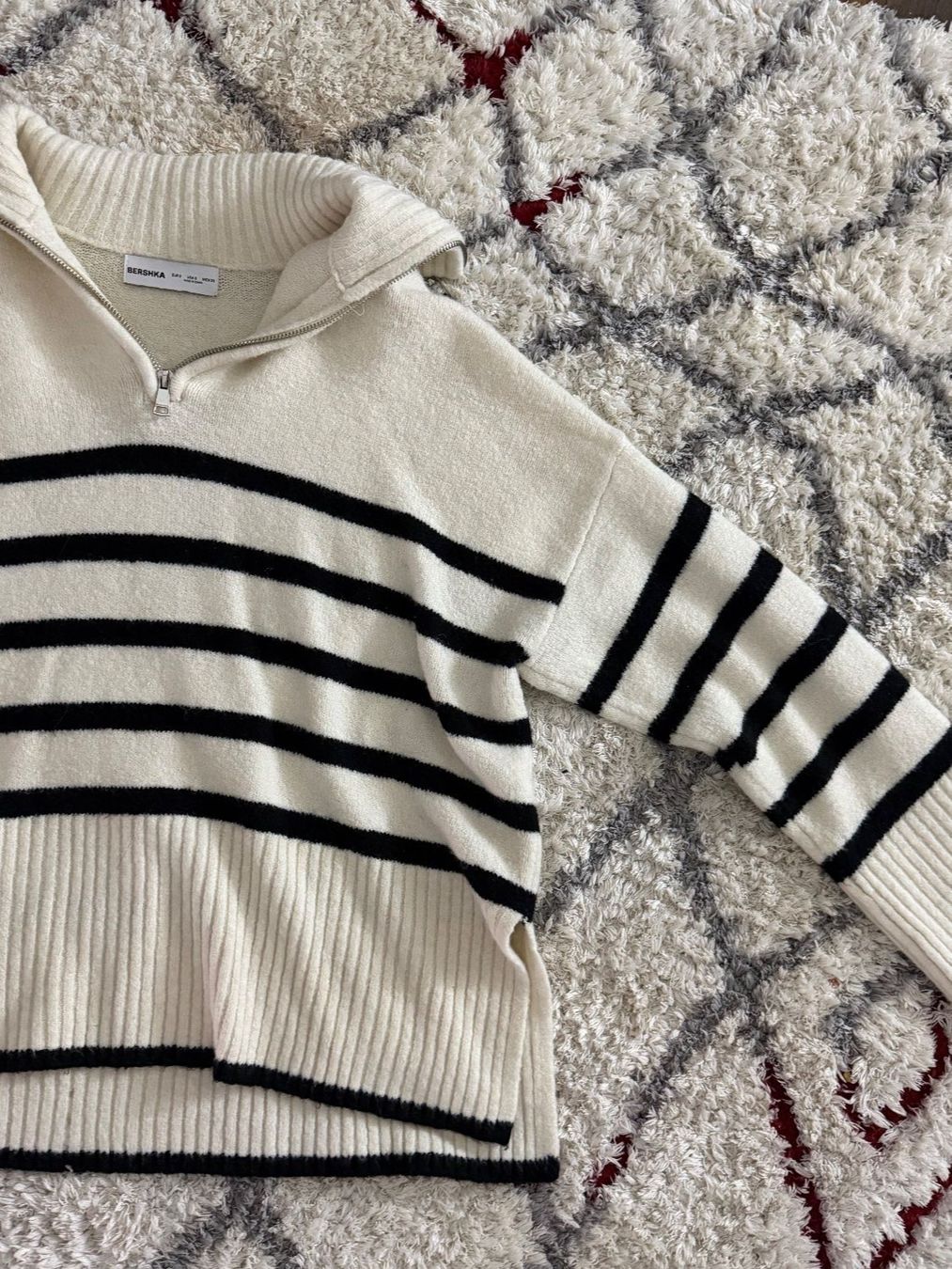 Bershka Maglioni & Felpe: Bershka gestreifter Pullover, Grösse S, ungebraucht – Nuovo (secondo la descrizione) da Weiach venduto da nou_t2x8 1