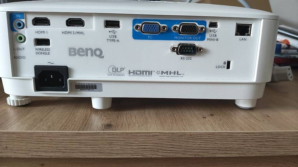 Proiettori: Benq MH 733 – Usato da Murten venduto da rcobi