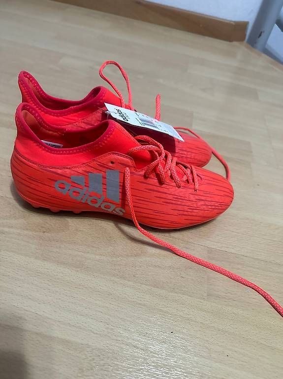 Adidas Scarpe da uomo: Adidas Fussballschuhe – Nuovo (secondo la descrizione) da Lupfig venduto da Pluribus 2