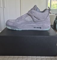 Jordan 4 Kaws ("Cool Grey")